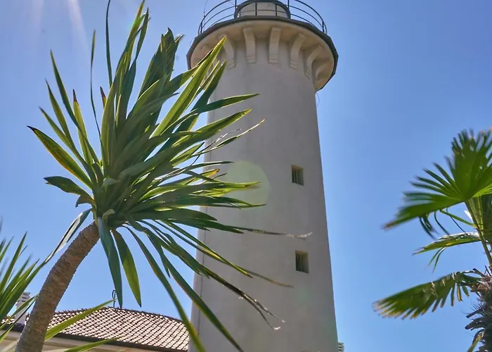 Lovely With Sea View Апартаменты *